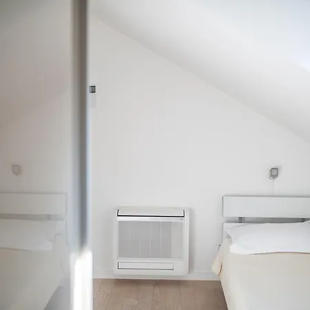 Sea Breeze Apartment *
